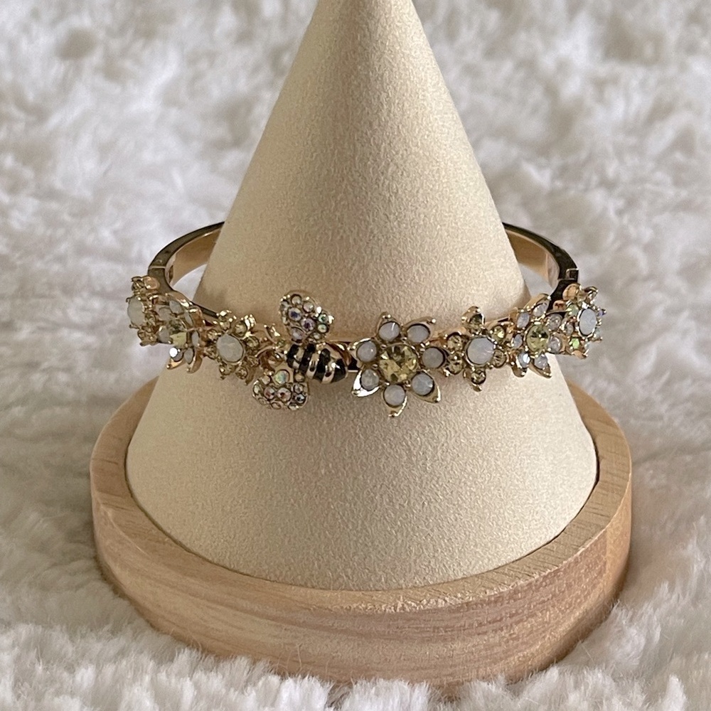 Betsey Johnson Bumble Bee & Floral Hinged Bangle Bracelet NWT